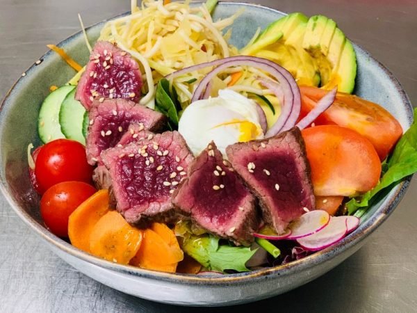 Salade complète - Pokebowl tataki de boeuf